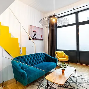 Appartement Disponible - Paris - Duplex Tout Equipe - 6 Pers