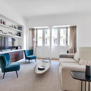 Rue Du Louvre - Luxury , Paris France